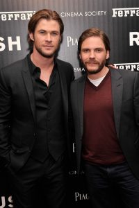 Chris Hemsworth (James Hunt) e Daniel Brühl (Niki Lauda) curiosity movie